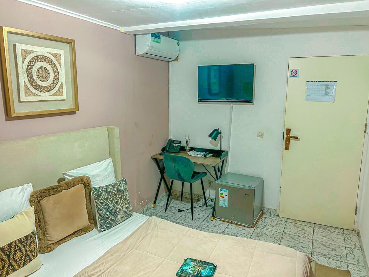 Residence Le Tali Либревиль Экстерьер фото